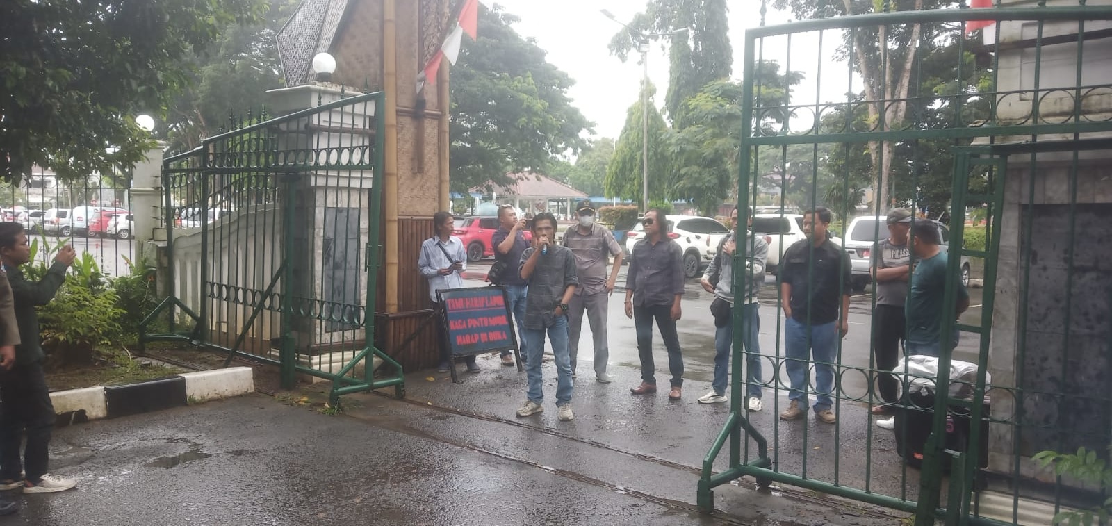 BK-LSM Gelar Unjuk Rasa, Desak Pj. Bupati Evaluasi Kinerja DPMD dan Camat Malingping Terkait Pemdes Rahong