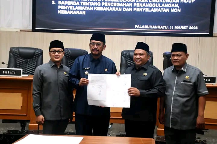 PARIPURNA, AGENDA PENGAMBILAN KEPUTUSAN TERHADAP DUA RAPERDA PRAKARSA DPRD