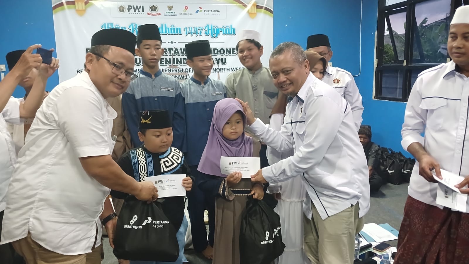 PWI Indramayu Santuni Puluhan Anak Yatim di Momen Iftar Ramadhan 1447 H