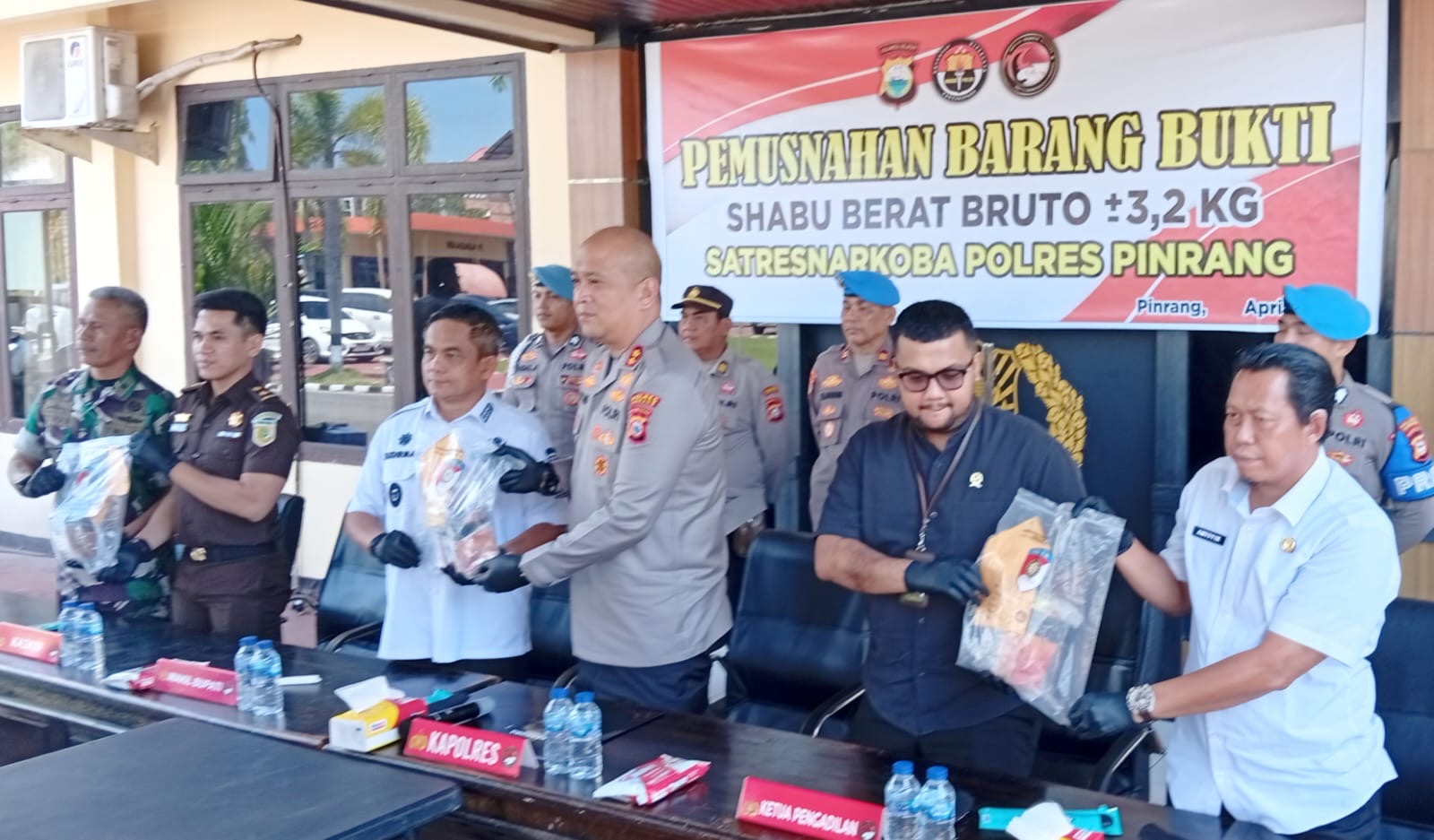 Polres Pinrang Musnahkan 3.2 kg Shabu