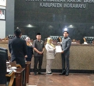 Rapat Paripurna Jawaban DPRD Indramayu tentang Rekomendasi LKPJ Bupati Tahun Anggaran 2025